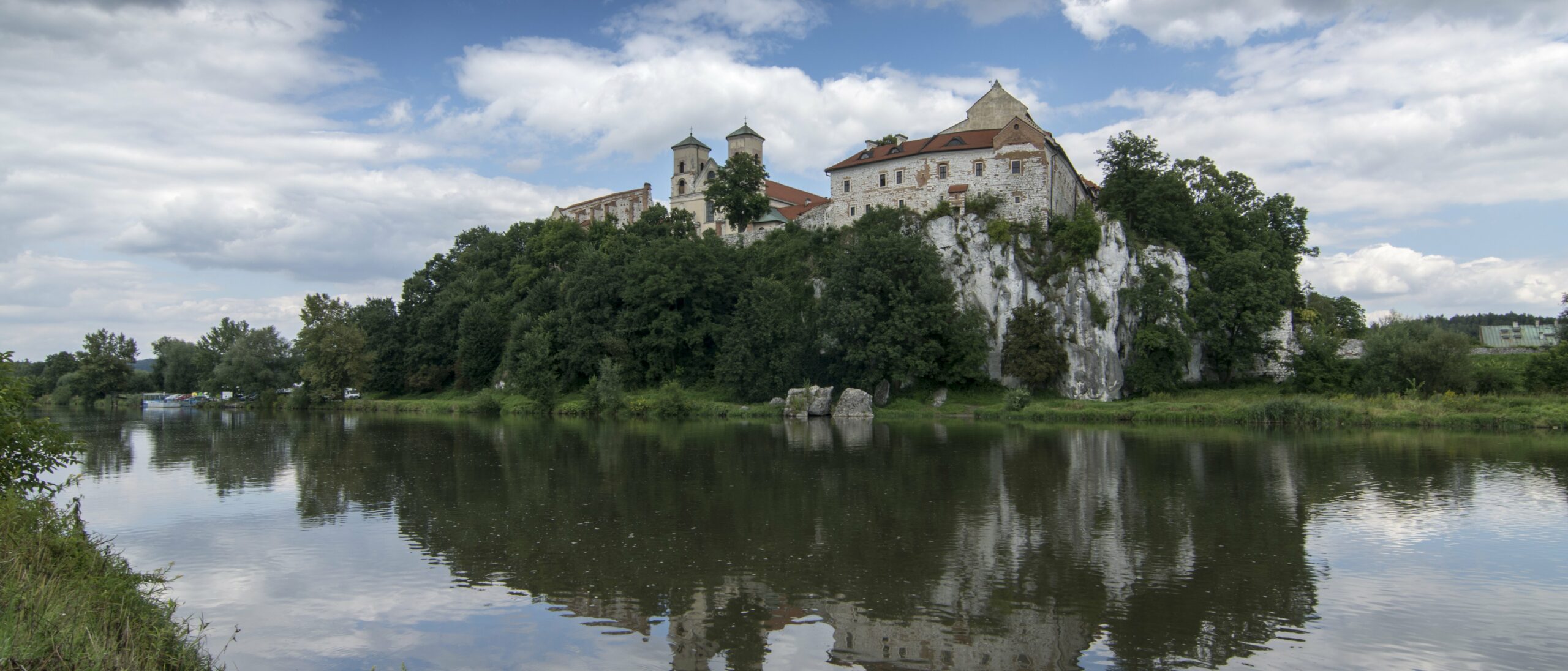 Kolejne manipulacje prawne koalicji 13 grudnia i próba zniszczenia muzeum „Pamięć i Tożsamość”
